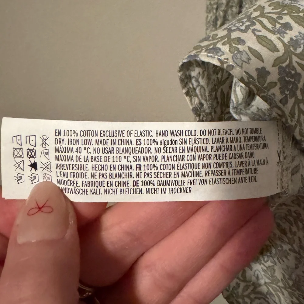 EUC Tuckernuck Hyacinth House Floral Smocked-Neck Long Sleeve Blouse 100% Cotton - Picture 11 of 14